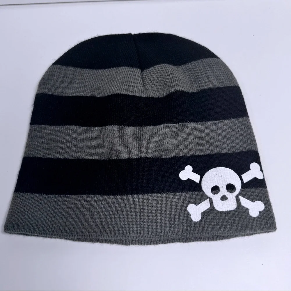 Capelli New‎ York Kids Striped Beanie Hat Skull Crossbones Black Gray One Size